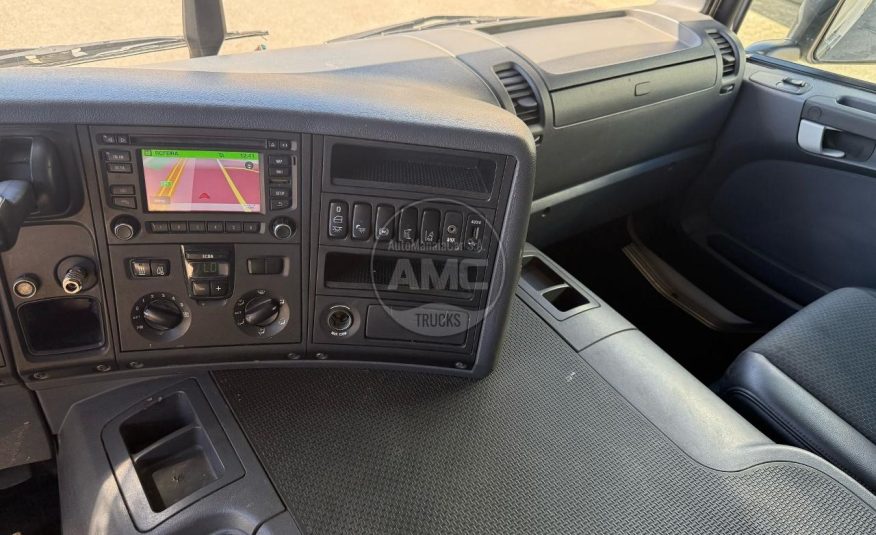 SCANIA P280 E6 4X2 19T CORTINAS E TETO DESLIZANTE