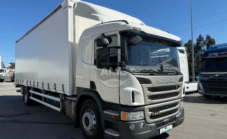 SCANIA P280 E6 4X2 19T CORTINAS E TETO DESLIZANTE