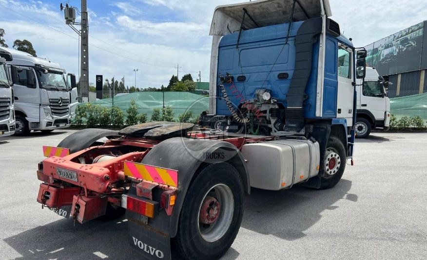 VOLVO F10 320 INTERCOLER 4X2