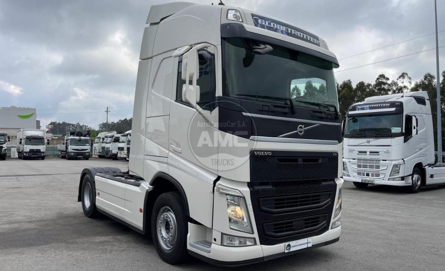 TRATOR VOLVO FH13 500 GLOBETROTTER EURO6 4X2 2016 COM ADR