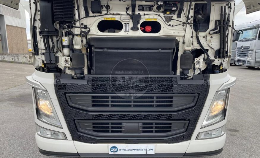 TRATOR VOLVO FH13 500 GLOBETROTTER EURO6 4X2 2016 COM ADR
