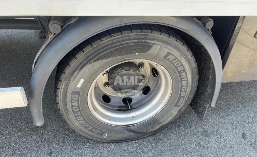 VOLVO FL 290 EURO5 4X2 CAIXA FECHADA COM PLATAFORMA RETRÁTIL