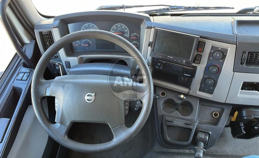 VOLVO FL 290 EURO5 4X2 CAIXA FECHADA COM PLATAFORMA RETRÁTIL