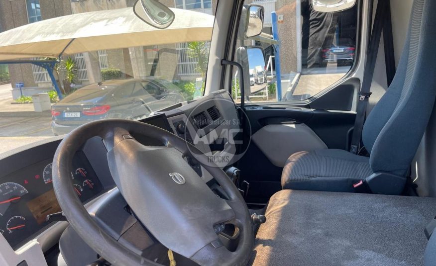 VOLVO FL 290 EURO5 4X2 CAIXA FECHADA COM PLATAFORMA RETRÁTIL