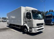 VOLVO FL 290 EURO5 4X2 CAIXA FECHADA COM PLATAFORMA RETRÁTIL