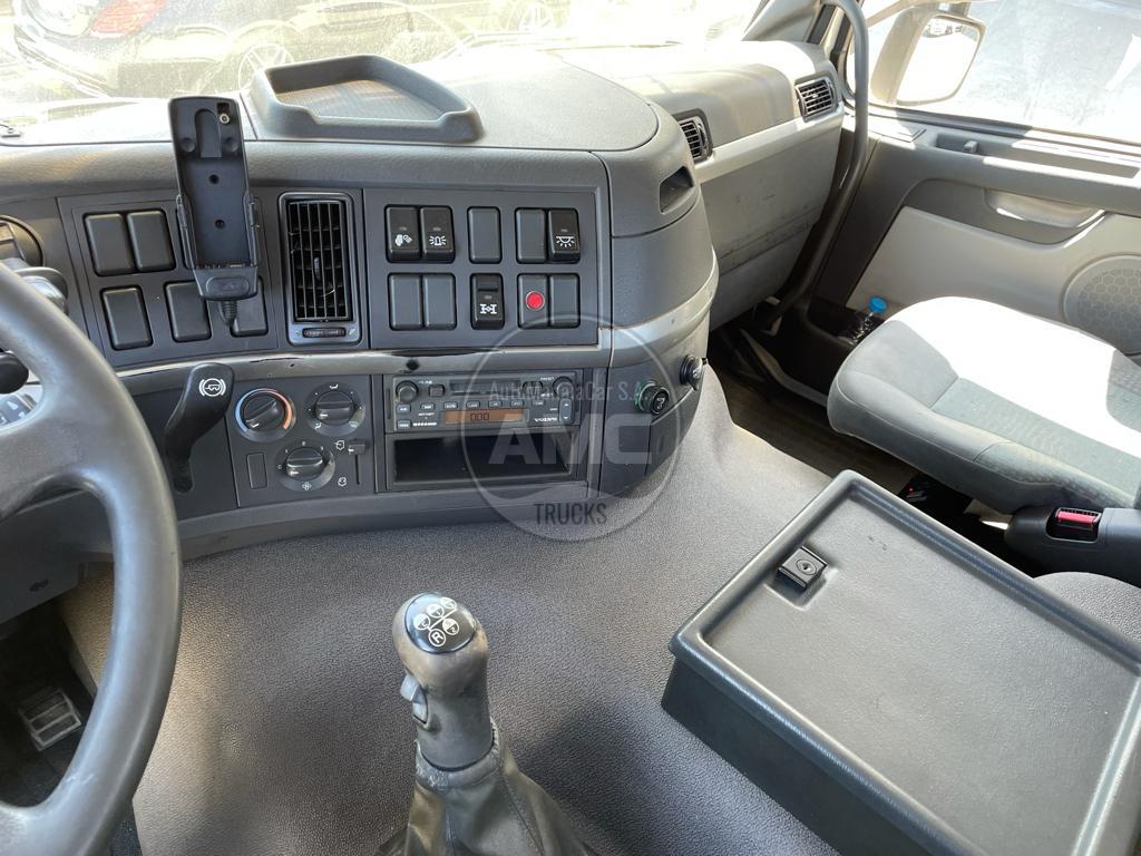 VOLVO FM12 380 8X4 CAIXA ABERTA COM GRUA HIAB 166 E-5 HIPRO